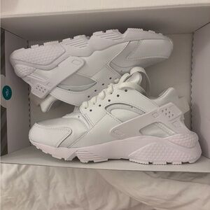 Nike white hurraches